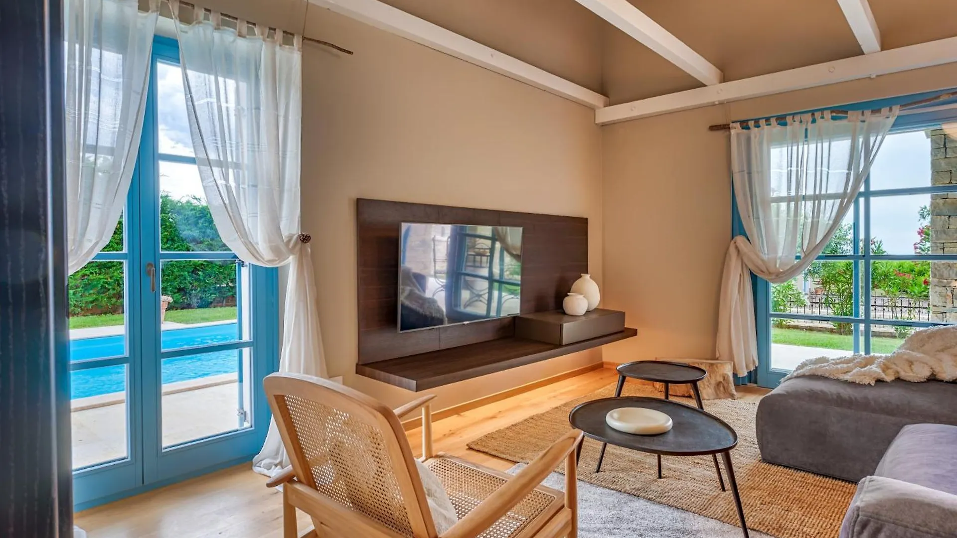 Villa Griota For 8 People Near Umag With Private Pool, Jacuzzi & Sea View - Pet Friendly Vilanija