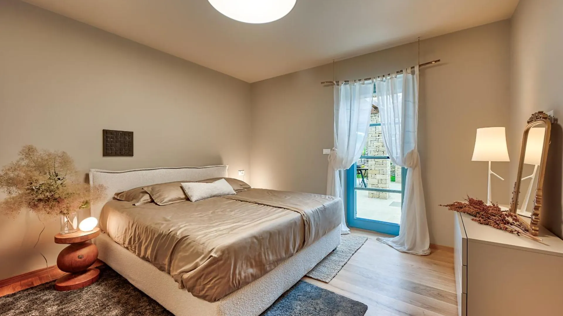Villa Griota For 8 People Near Umag With Private Pool, Jacuzzi & Sea View - Pet Friendly Vilanija
